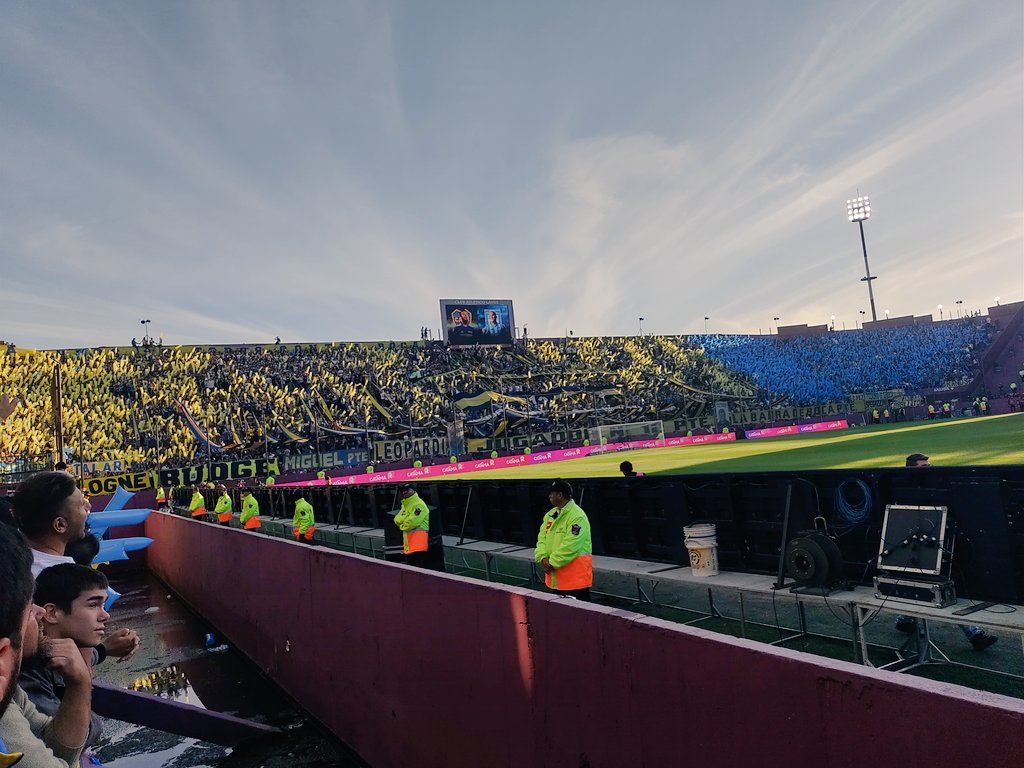 mp_xeneize's tweet photo. Finalistas.🥳🇺🇦💙💛

Hermosa jornada la de ayer, con final feliz en lanus.🙌
Boca gana por penales ante racing, y pasa a la final.
Algunas postales que nos dejo la semi. https://t.co/lk4KsTL3XO