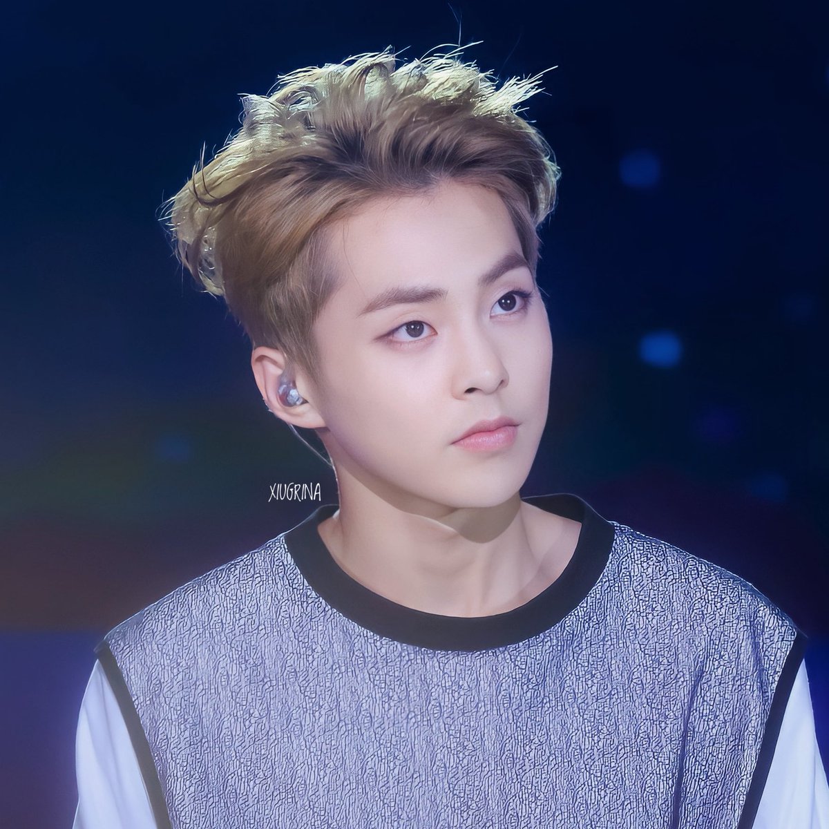 밤하늘의 별을 따서 너에게 줄래
너는 내가 사랑하니까 더 소중하니까.
#시우민