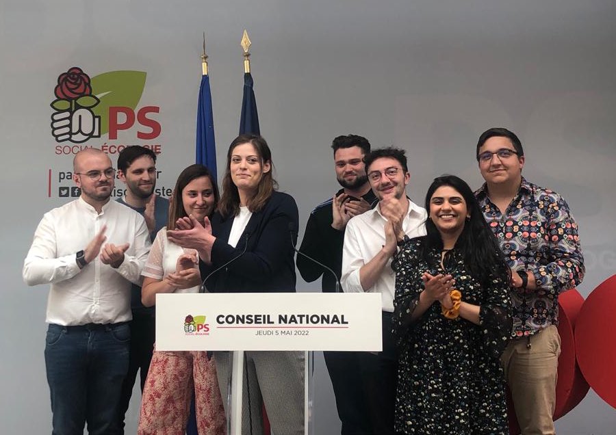 lesJeunesSoc's tweet photo. Aujourd’hui en Conseil National des Jeunes Socialistes, nous avons élu notre présidente @EmmaRafowicz, une Équipe Nationale et un nouveau Bureau National !🌹 #CNJS #PrintempsDesJeunesSocialistes https://t.co/Tdoj1totRG