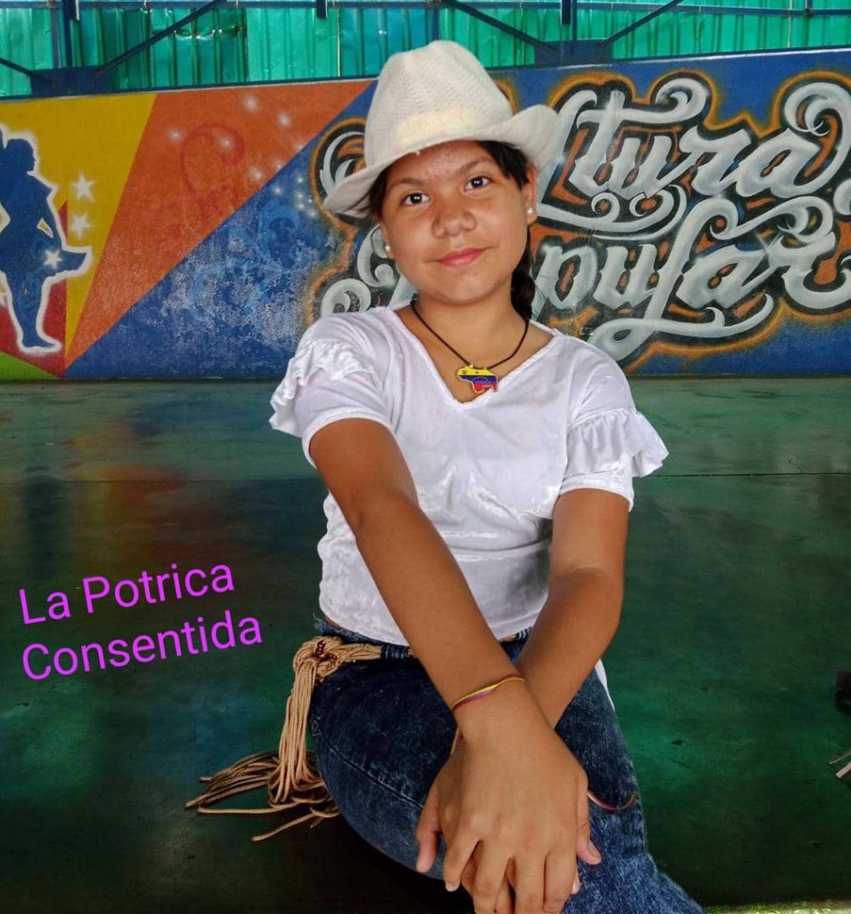 SoyNuevaPrensa's tweet photo. Camila Campos y su pasión por la #Música - https://t.co/jpgBR0CHUL

#SoyNuevaPrensa #Artista #Guayanesa #Llanera #Talento #Cultura https://t.co/oQGqFPzMT0
