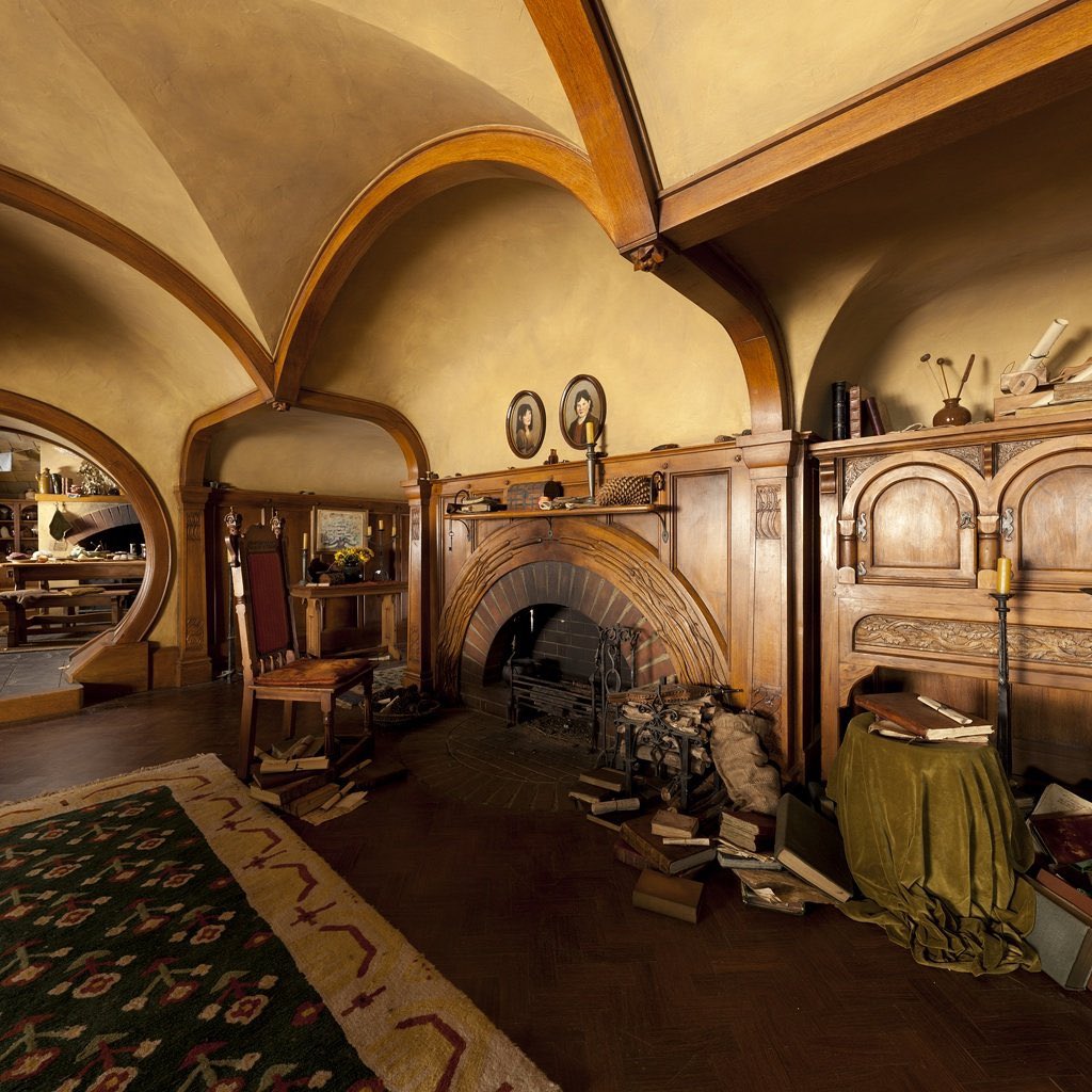 TeawithTolkien's tweet photo. I don’t want minimalism I want Bag End https://t.co/vD1tWbDjUi