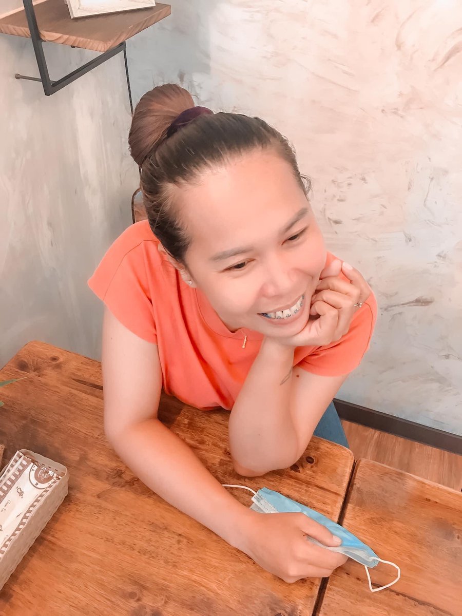 Pimsudarin's tweet photo. เป็นคนยิ้มเก่ง อารมณ์ดี แต่ไม่รู้จะเข้าตาใครบ้างมั้ย☺️☺️ ไม่สวย แต่ถ้าได้อยู่ด้วย รับรองชอบ #สุราษฎร์ธานี #สาวอวบ  #หาเพื่อนคุย #สายดื่มสายฮา https://t.co/5VrLIcRLbG