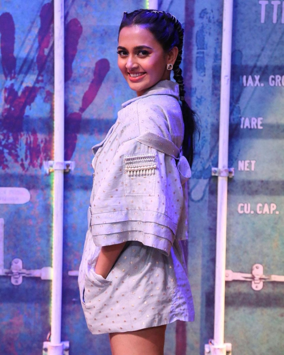 times__trending's tweet photo. WHO IS THE BEST ??

LIKE = #TejasswiPrakash
RT     = #PratikSehjpal

#TejRan #PratikFam https://t.co/Qe2KXr0cz1