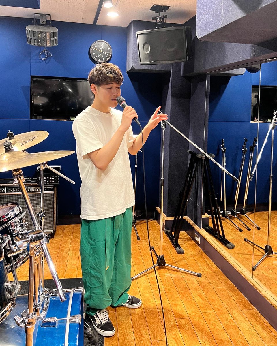 masumas30071221's tweet photo. 『告知』

明後日5月17日19:00～-水道橋words-で開催されるBPLIVEに出演させて頂くことになりました！！🎤
15分で3曲の出演になりますが、僕が作詞作曲したオリジナル曲も歌います！✨
お席少しなら空��がございますので興味ある方いらっしゃいましたら舘プロスタッフまでDMお願いします。
@saitoat27 https://t.co/URfiMFPOkW