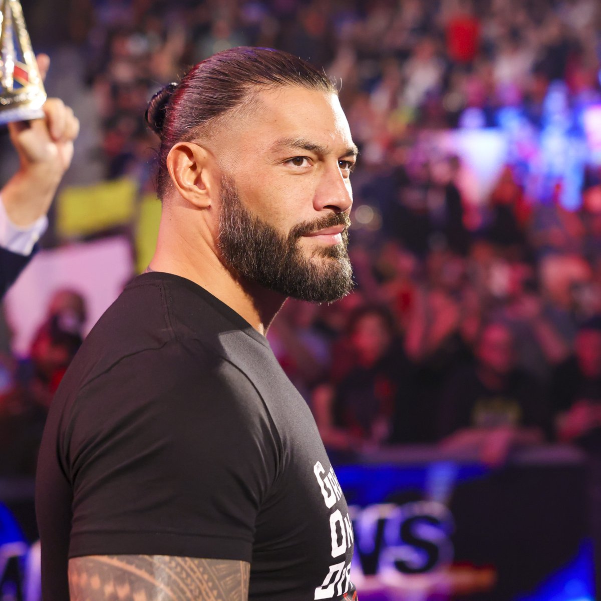 WWEUK's tweet photo. A strong bond…@HeymanHustle @WWERomanReigns 🤝 https://t.co/2cXK3Zx45l