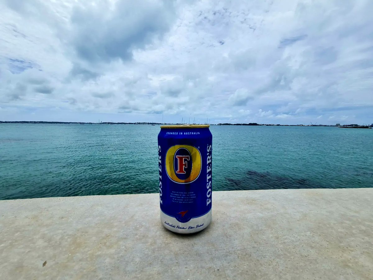 Last day of @SailGP racing is going to be ultra exciting. Come down to #SPBC for the fabulous views, Foster's beer & food specials. Plus, it's your last chance to buy $5 Raffle Tickets to win some super cool @SailGPAUS merchandise! The fun starts at 2PM. #SailGP #BermudaSGP 🇧🇲 🇦🇺