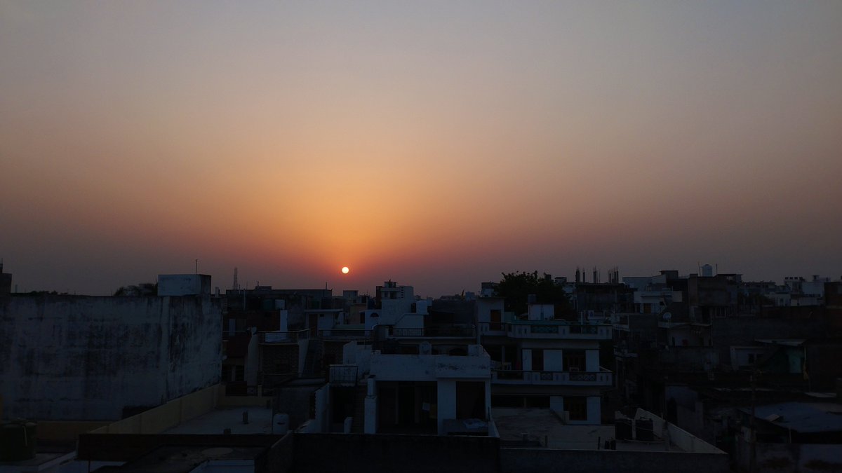 Manpreet0906's tweet photo. May every sunrise hold more promise and every sunset hold more peace. 😌

#sunset 
#photography https://t.co/hikKQpJ28y