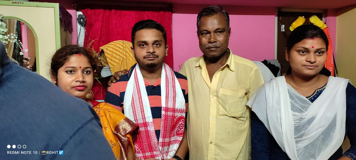 IndrajitPaul96's tweet photo. Respected chairperson of “Bilasipara Municipal Board”, ward commissioner of my ward and other respected person came to my house to felicitate me with phulam gamosa as I became an Assam Govt. employee😇. Thanks everyone for your love and support.
#AssamTET https://t.co/C7ZzN8koMB