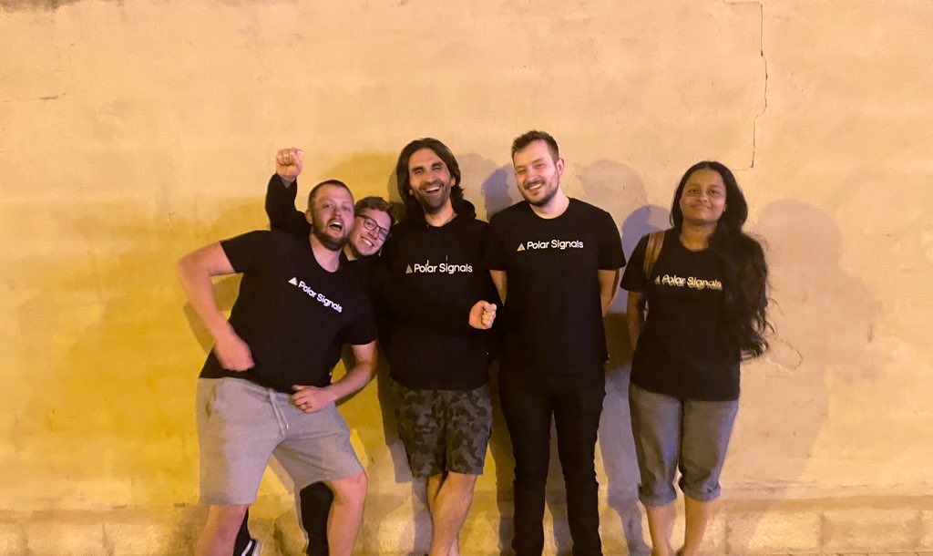 LiliCosic's tweet photo. When you hang out with the @PolarSignalsIO folks this is what you get when you try to take photos:
#psweekend https://t.co/opg3LsdNZK