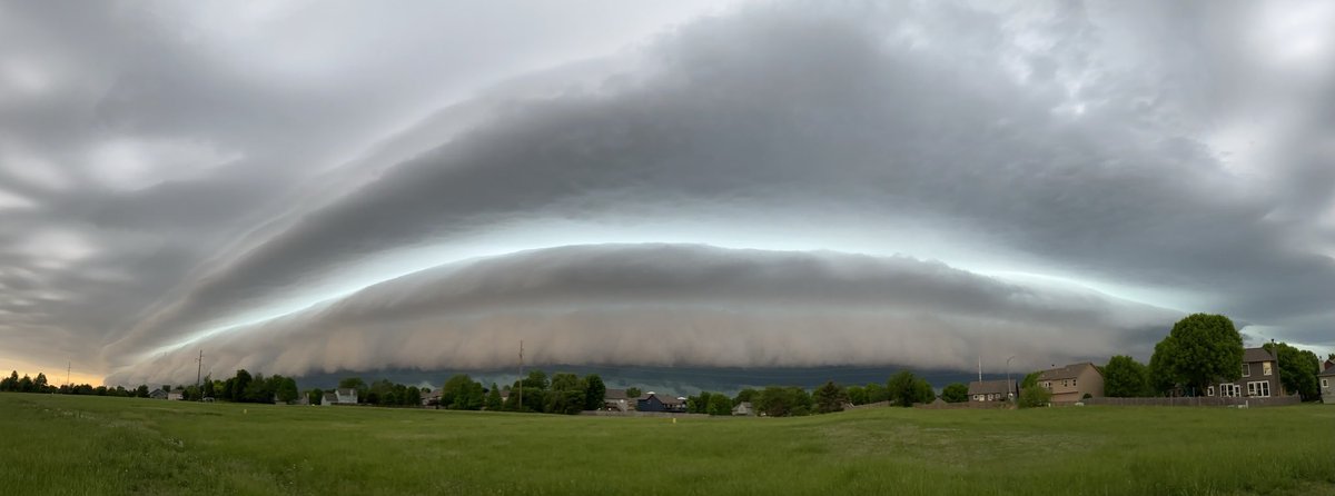 The shelf cloud of a severe thunderstorm moving into JoCo this morning.