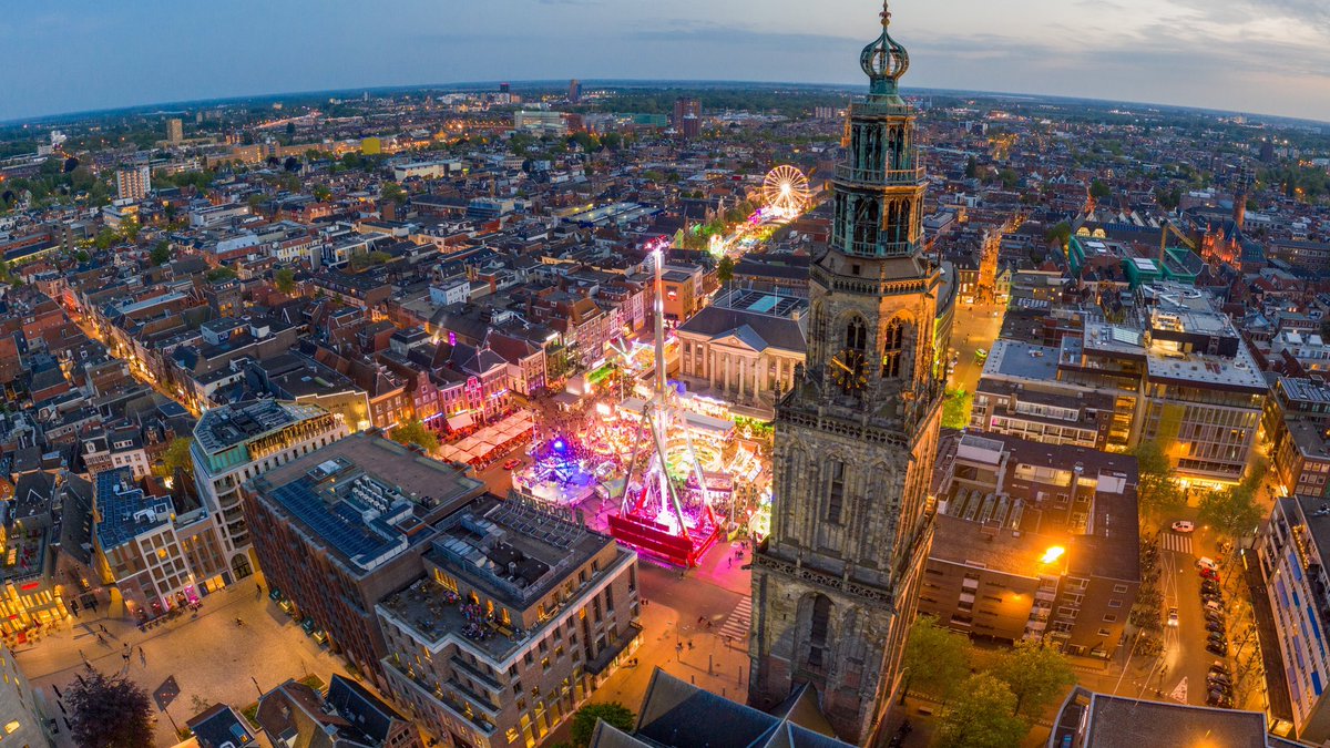 Bruisend Groningen 🌆🌟✨☄️💫🎇
.
.
.
.
.
#meikermis #meikermisgroningen #groningen #groningenstad #reuzenrad #ferriswheel #kermis #visitgroningen #ergaatnietsbovengroningen #rtvnoord #dvhn #groningencity #groningenlife #igogroningen #discovergroningen