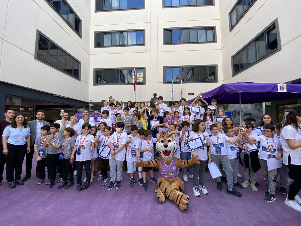 UOBornova's tweet photo. Muhteşem #UmakerFest gününde Tiger da bizimleydi. 🐯💜

#umakerkids
#umaker
#UğurluOlmak https://t.co/Dio9MKx4A2
