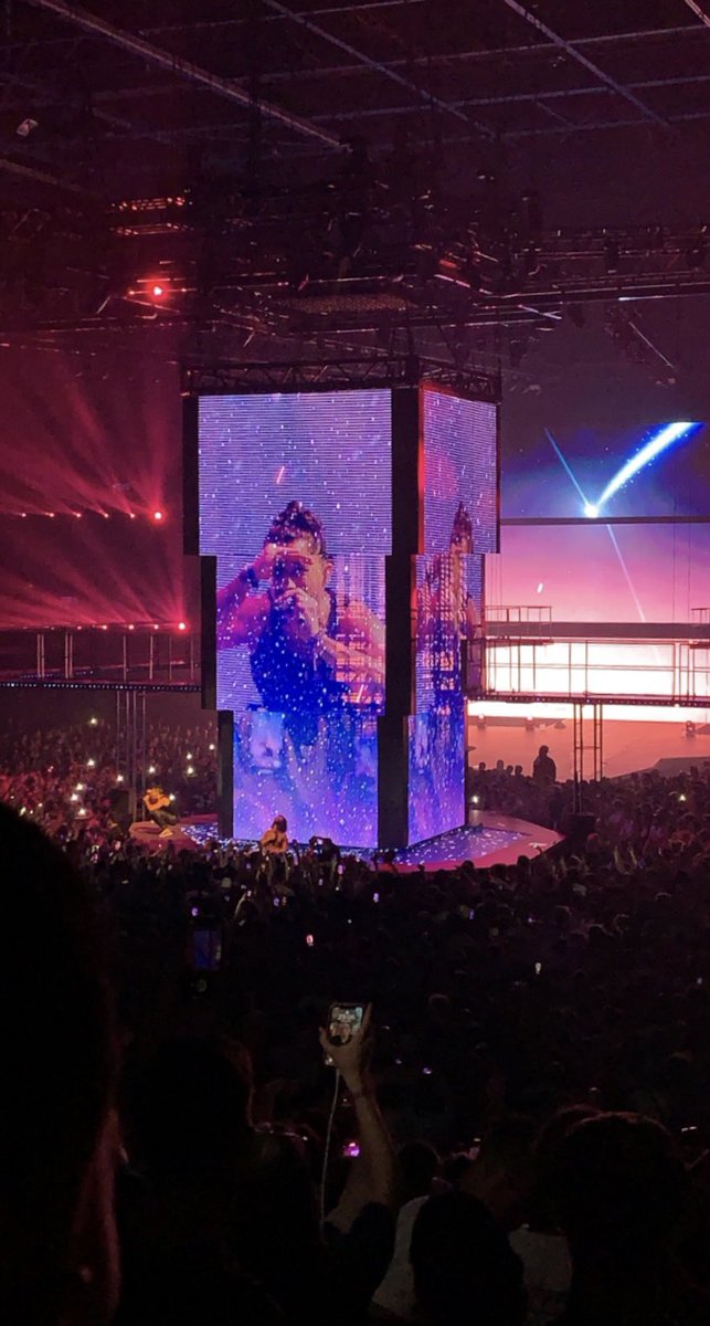BenaissaRachel's tweet photo. J’avais des étoiles dans les yeux🤍
Merci #PNLTOUR2022 https://t.co/UIMD2yzcEV