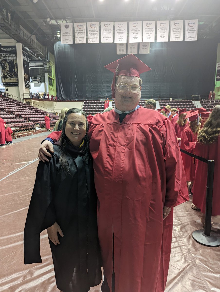 THEGHSCOUNSELOR's tweet photo. We will miss you, Alex 🔑🎓❤️💙 https://t.co/3rTHnzJYUO