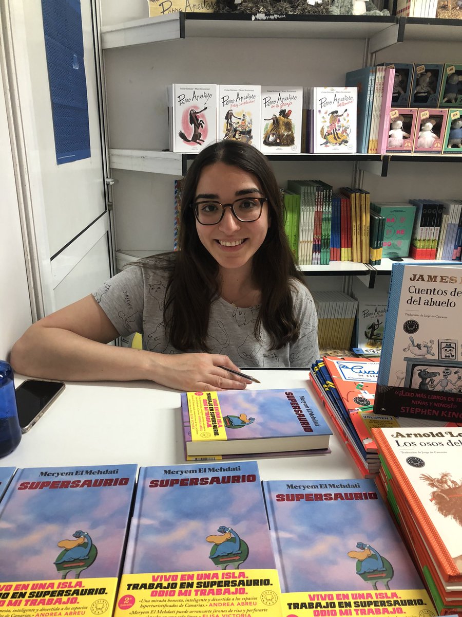 Justo terminando “Supersaurio” y casualmente me encuentro a su autora @arrobameryem en Granada, libro muy divertido, echadle un vistazo! ;)