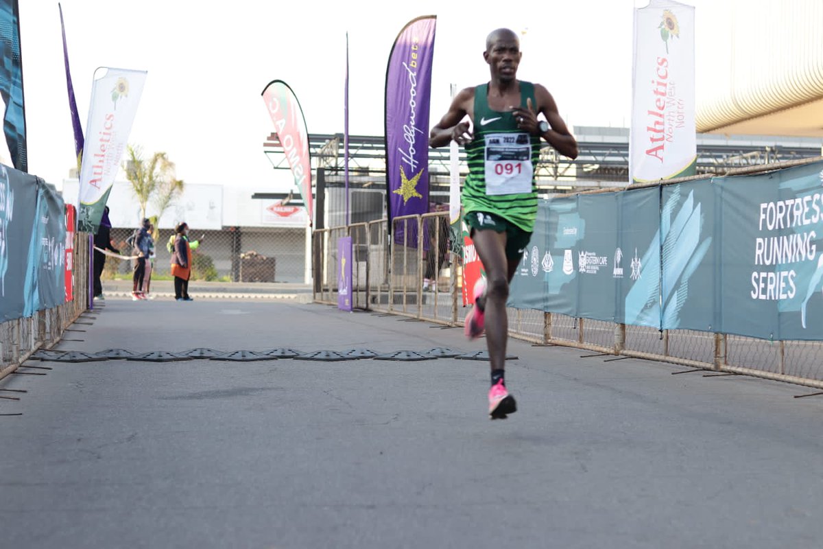 EdwardMothibi3's tweet photo. Still putting on Puzzles great Tempo run today at fortress running Series 1st Leg Rustenburg #RoadtoComradesMarathon😋

@Nedbank_RC @Nike @futurelifeza @BiogenSA @Bavaria_ZA @ThirstiW https://t.co/ucZjdh4RQR