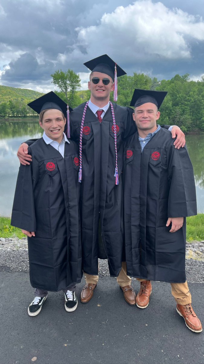 pmc3bratz's tweet photo. These 3 started their wrestling career together &amp; ended it together🎓LHU Class of 2022. Together since elementary to college.  How I’m going to miss LHU wrestling https://t.co/5GLLAZm3ga