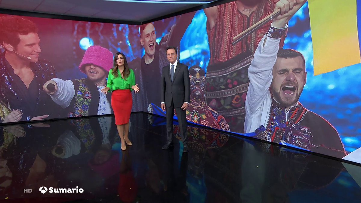 MonicaCarrillo's tweet photo. ¿Homenaje a los 12 puntos de Portugal? Sí soy. https://t.co/xWD87v9I4j