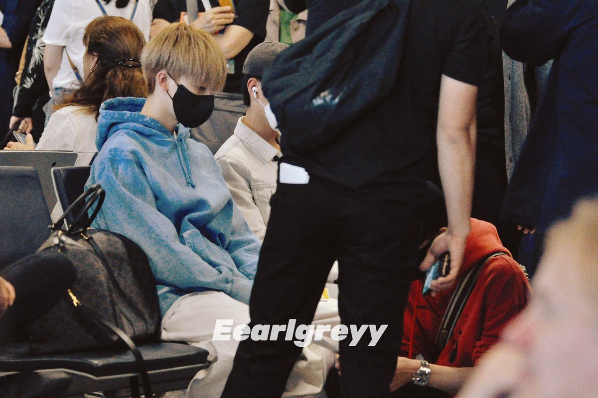 ฮู้ดแดงดูเธอคะเธอขานะ