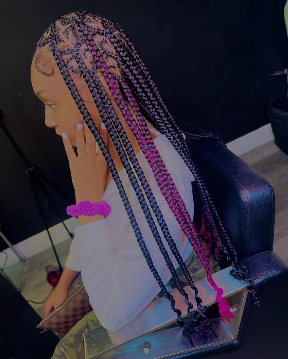 KariTakeOver's tweet photo. 💕💕💕🖤🖤💕💕🖤🖤 

#Braids #BLACK HAIR https://t.co/f9ruMPHK5t