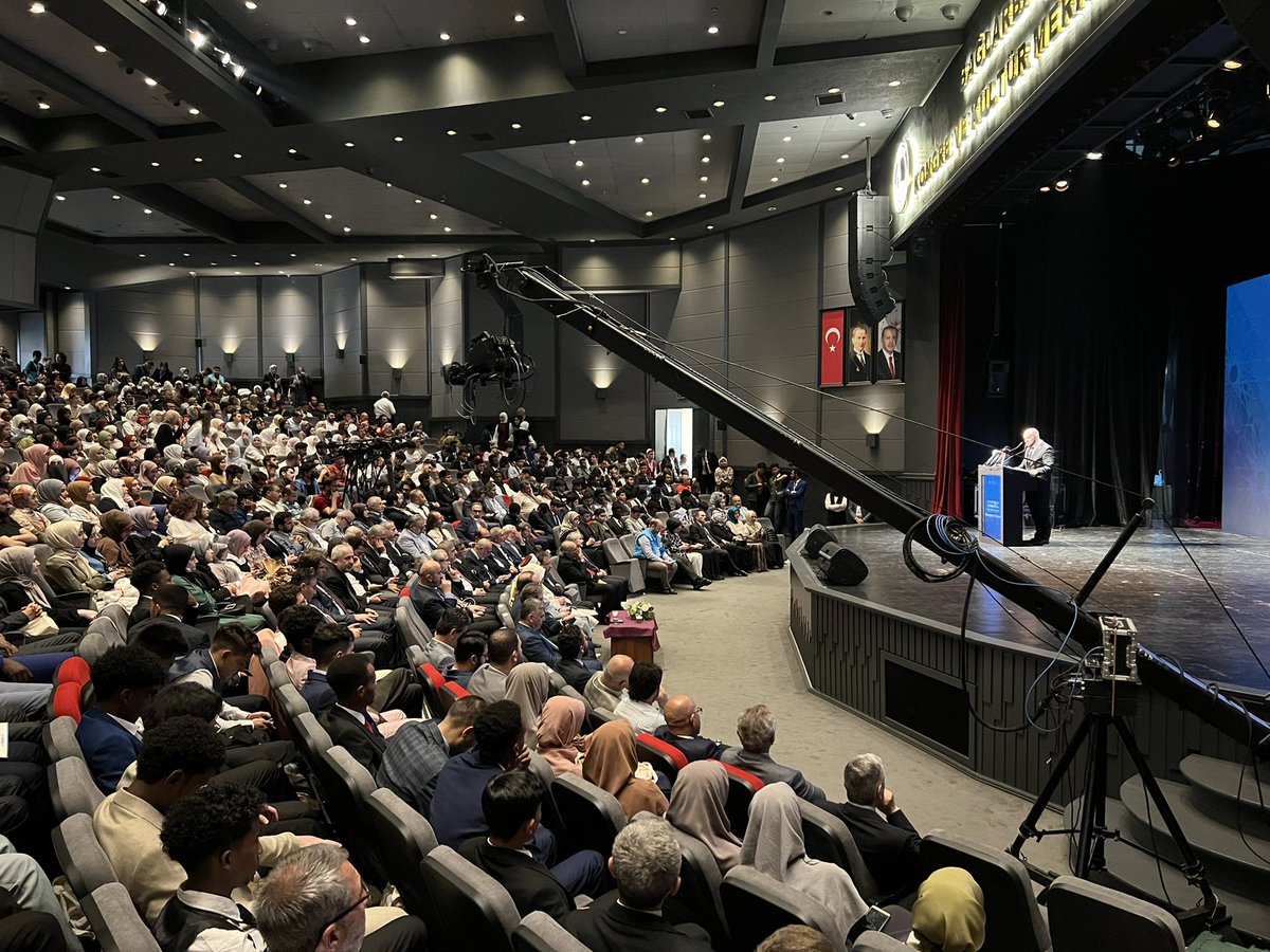 Mekandayız.
#EğitimİleDeğişirDünya