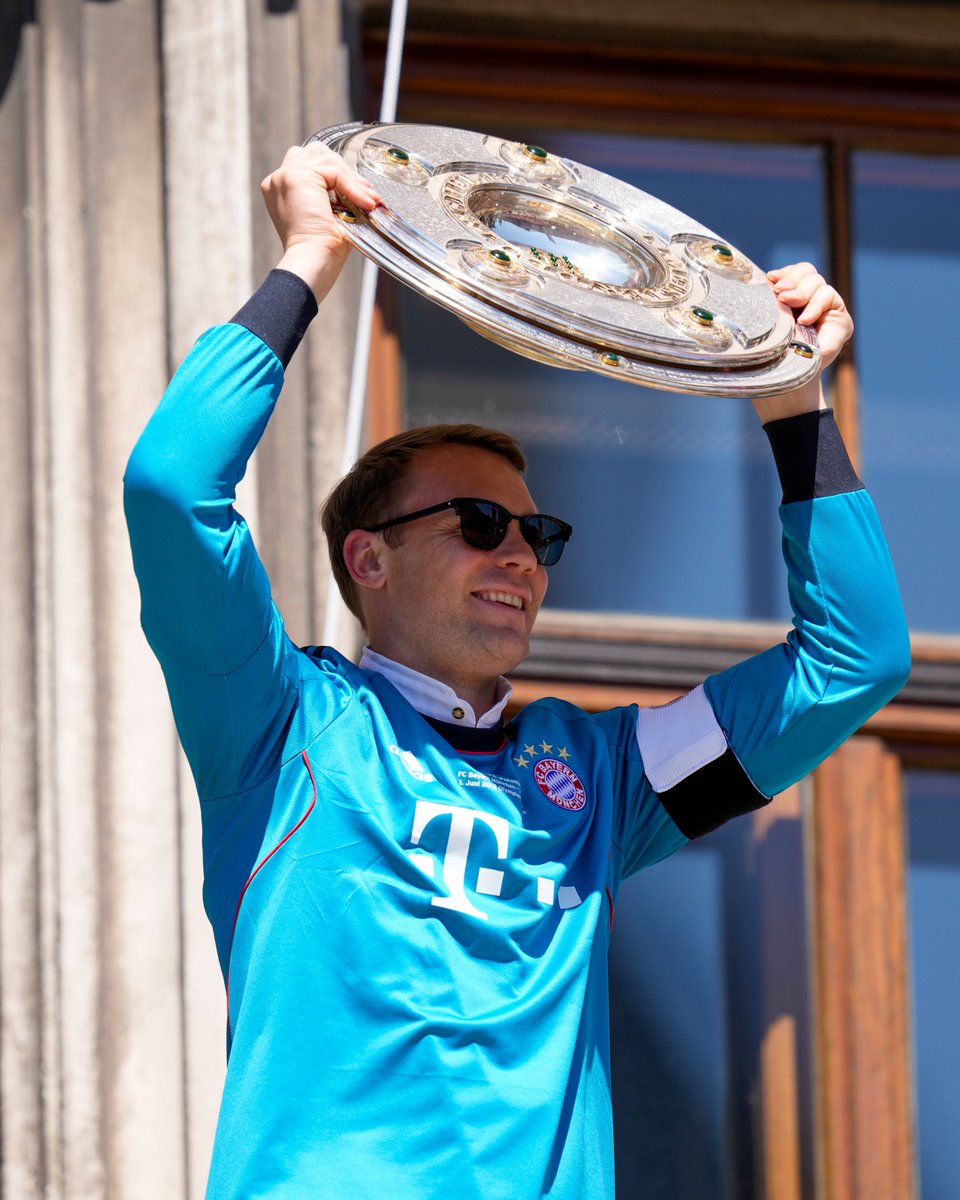 Sonnenschein, Rathausbalkon, Meisterfeier - endlich wieder mit euch gemeinsam feiern! 🙌☀️

#MiaSanMeister