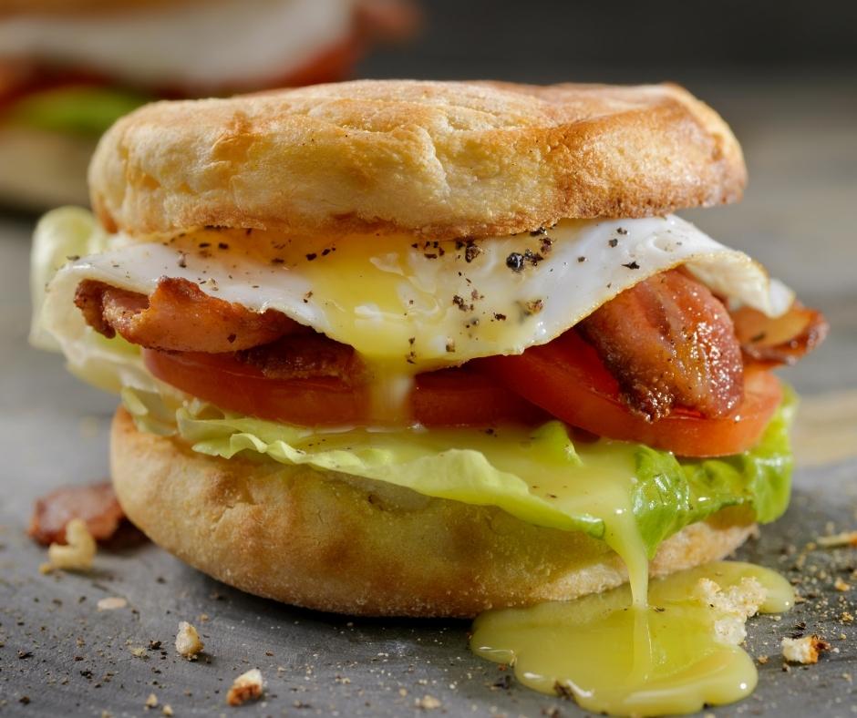 birdsnestja's tweet image. This is gonna get messy! 
Breakfast is served! 
🍽 #Dockmaster bacon and eggs on an #EnglishMuffin. 
The perfect way to start your Sunday morning!