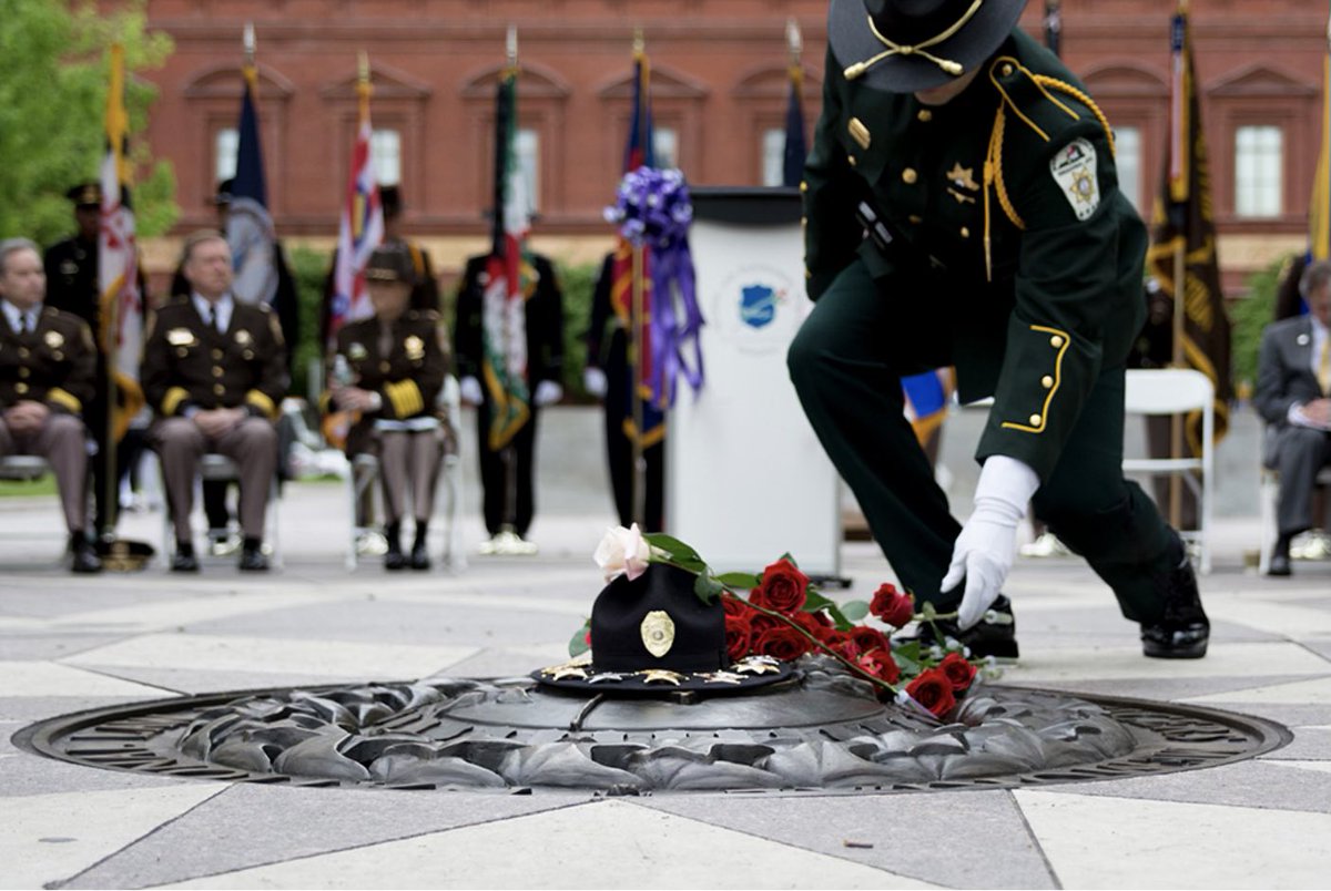 pickawaysheriff's tweet photo. Today May 15, is National Police Officer Memorial Day. A day where we remember Police Officers, who lost their lives in the line of duty and paid the ultimate sacrifice. Please join us at the Pickaway County Sheriff’s Office in remembering all who have died in the line of duty. https://t.co/BLHAGHwrc3