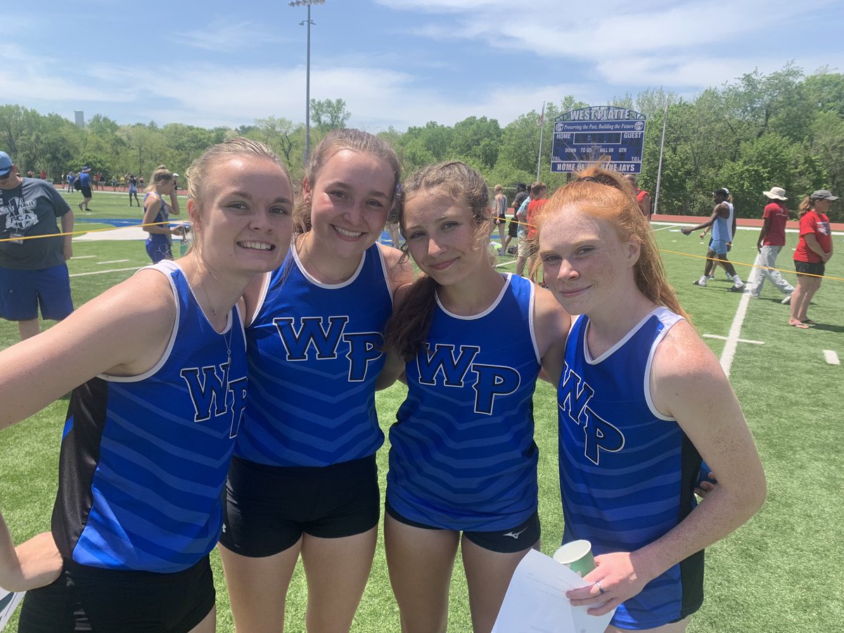 TF_BluejaysWP's tweet photo. 4x200 1:47.51 3rd place in sectionals. #readyforstate https://t.co/H23XHiYYU2