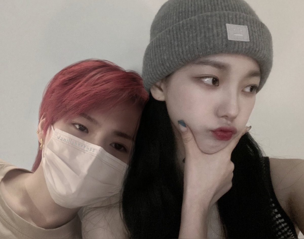 jhknych's tweet photo. #YEJINORI #SELENICTHERA #EMEARY #YORINA #GIYOMI https://t.co/OyPCPM8Ncd