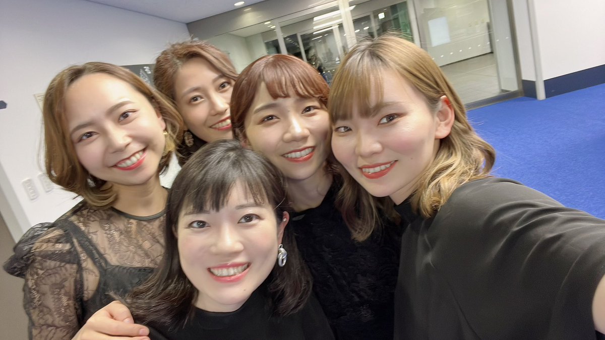 iApple10s's tweet photo. 乃木坂46 10thバスラ2days
乃木坂シンフォニーオーケストラとして参加させていただきました🌸❤️
両日お天気に恵まれ、客席を埋め尽くすサイリウムが美しくファンの皆様の温かい拍手にとても心が温まりました🥲
そして、乃木坂さん10周年おめでとうございます🎉
#乃木坂4610thバスラDay2 
#乃木坂46 https://t.co/owaf7jbdbZ