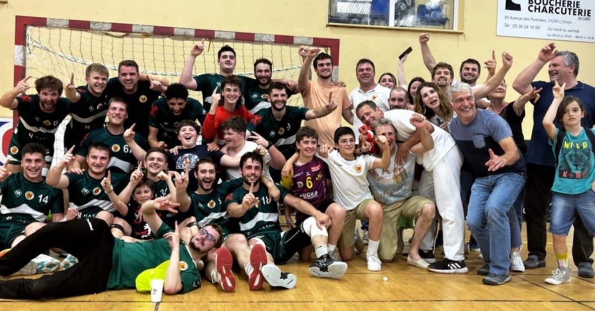 JreneEtchegaray's tweet photo. #Tardets #Soule Grandes performances de Zibero Sport! L’équipe masculine de handball remporte le match qui valide sa montée en Nationale 1. L’équipe féminine en 2ème place assure son maintien en Nationale 2. Bravo aux équipes et à leurs dirigeants qui font honneur au #PaysBasque. https://t.co/Oowp1x3rxl