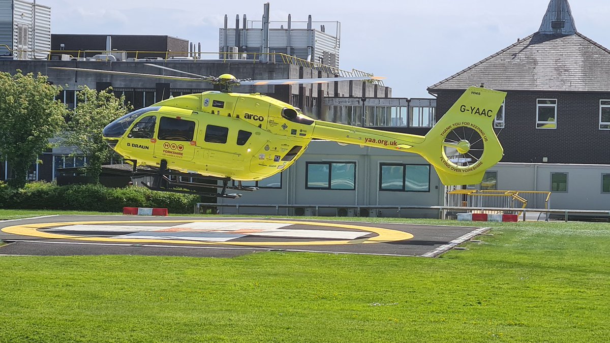 zShadowWalker's tweet photo. West Yorkshire Air ambulance doing its life saving work.  https://t.co/MC05Z0qLOk https://t.co/Uv6YC1I7aO