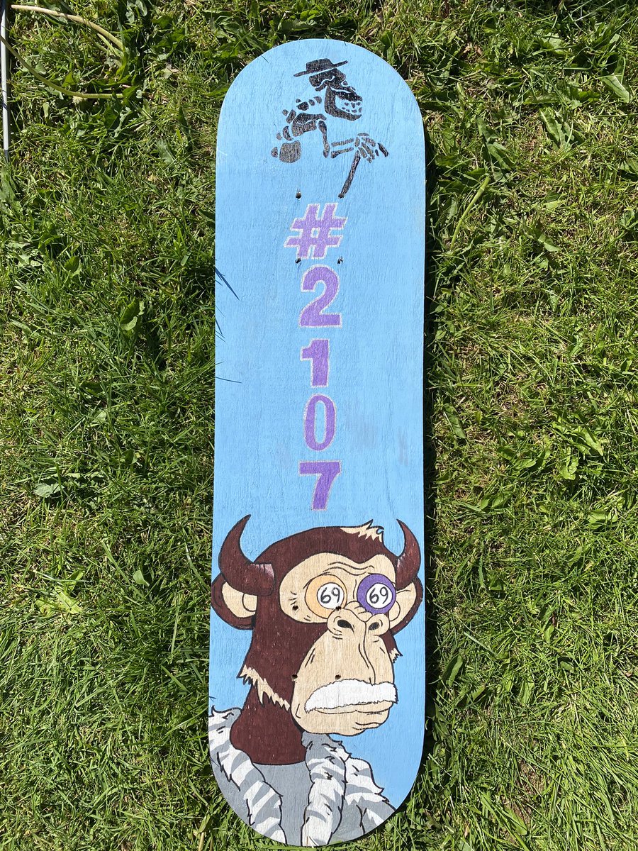 oniiGG_'s tweet photo. i present the @EARClubNFT custom deck, FINALLY finished and varnished 😎 encountered a lot more problems on the way than i thought, but loved the process! (pssst… these may appear on a website to purchase some time in the near future 👀) https://t.co/ai3zBh9Fwn