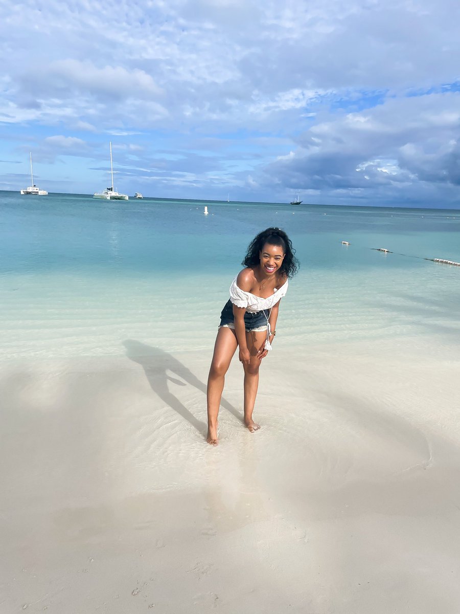 BeautifulEnc's tweet image. Aruba 2022 💖