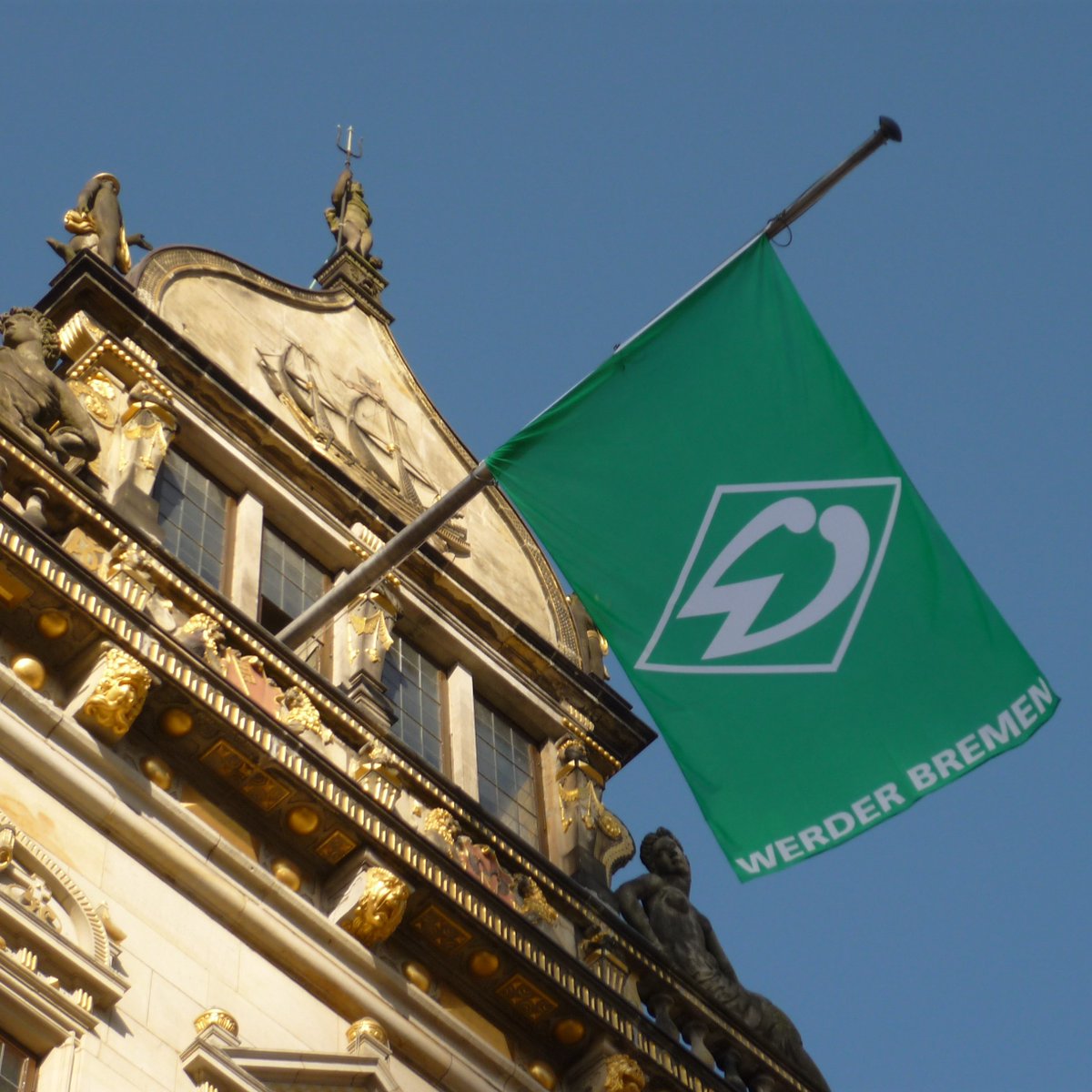 brickoman tweet media