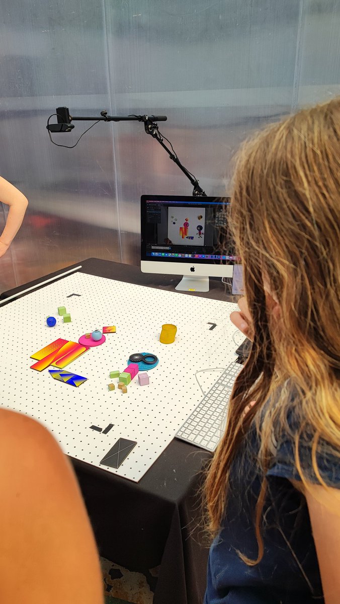 L'atelier Stop Motion pour les enfants avec Hiboo et <a href="/shoobaka/">shoobAKA</a> c'est jusqu'à 17h sur la terrasse de @stereolux_scopitone 

#motionmotion #stopmotion #kidsfriendly #experimentation