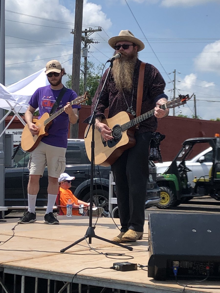 Motobec810's tweet photo. #JakFiddler performing at #Portland Tennessee #StrawberryFestival #music #livemusic #acoustic https://t.co/gtroSYQ9zp