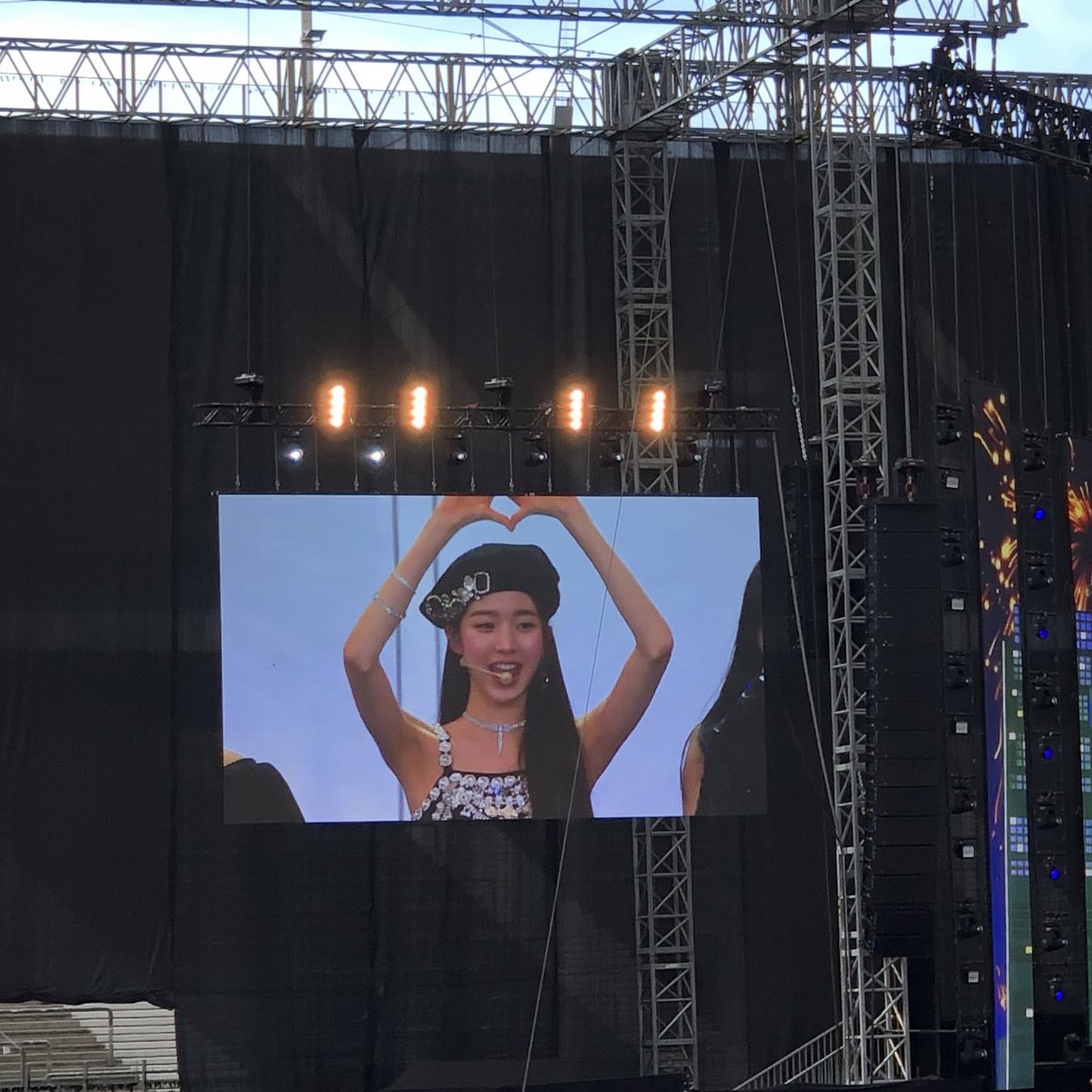 snwriseric's tweet photo. ive wonyoung and yujin day 2 of kpop flex https://t.co/h77iJFCcDj