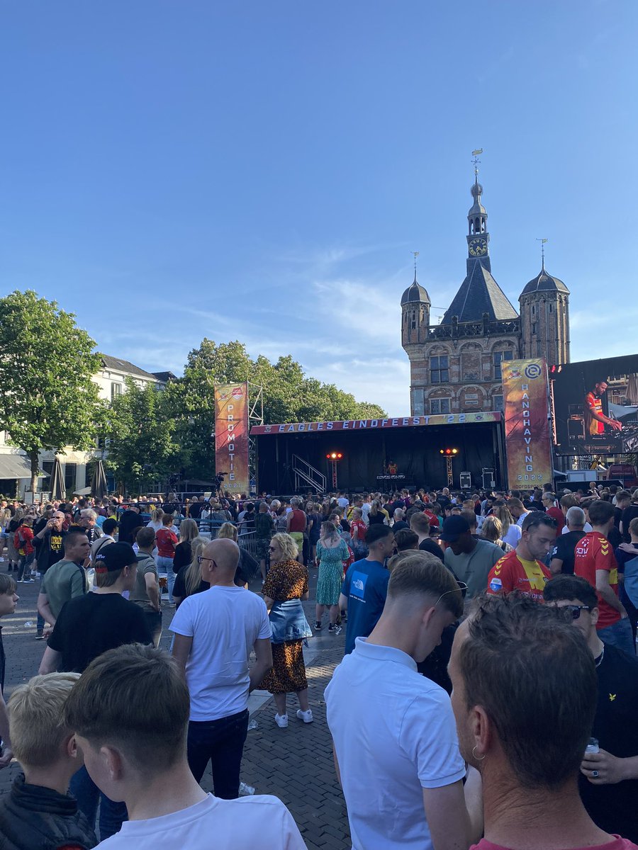 EaglesAnti038's tweet photo. Waar is dat feestje? #brink #deventer #kowet #fckpec https://t.co/WK5pgVa1d3