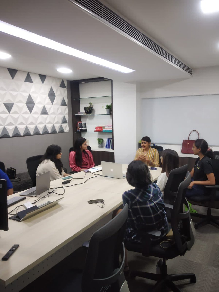 dimpy_nandwani's tweet photo. Women in Product On-Air event went offline with @_aamnakhan today! 
It was inspiring and reassuring to hear you speak about your journey from sales to product and to being a founder now, @CraftedByBinks♥️

Shout out to @nandiniv @samiksha0396 for hosting us at @AntlerIndia office https://t.co/FMhRa9TXTW