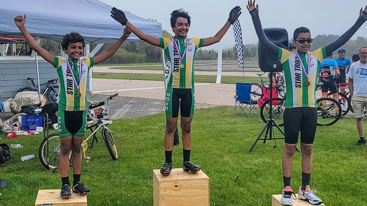 startracknyc's tweet photo. More than a few ended up on the podium, including Max, Ari & Julian who came out on top in a competitive men's 9-12 field! #GoStarTrack #SunshineCrit #RoadAndTrack https://t.co/4Hl48gzeNc
