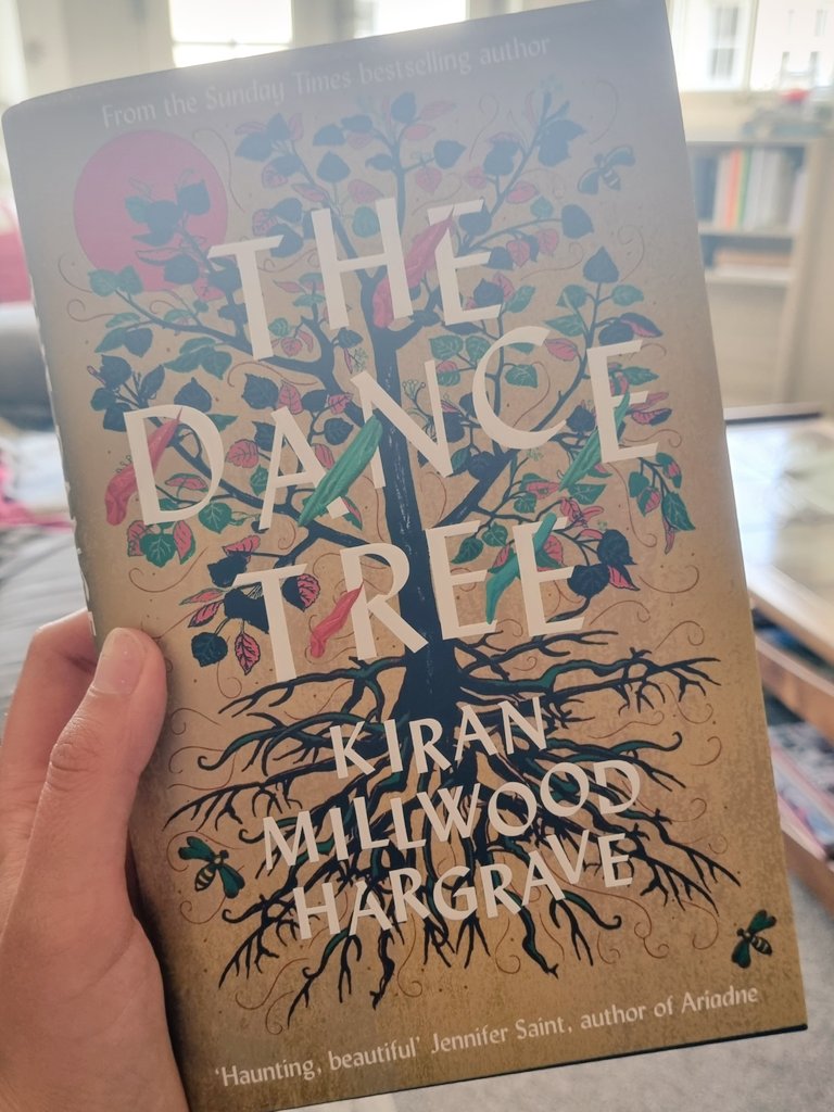 Just finished this absolutely beautiful book, #TheDanceTree by @Kiran_MH. It overflows with love, and the writing is just fantastic. Everyone should read this immediately ❤️🐝 - as well as #TheMercies, which I still think about... daily? 🐳