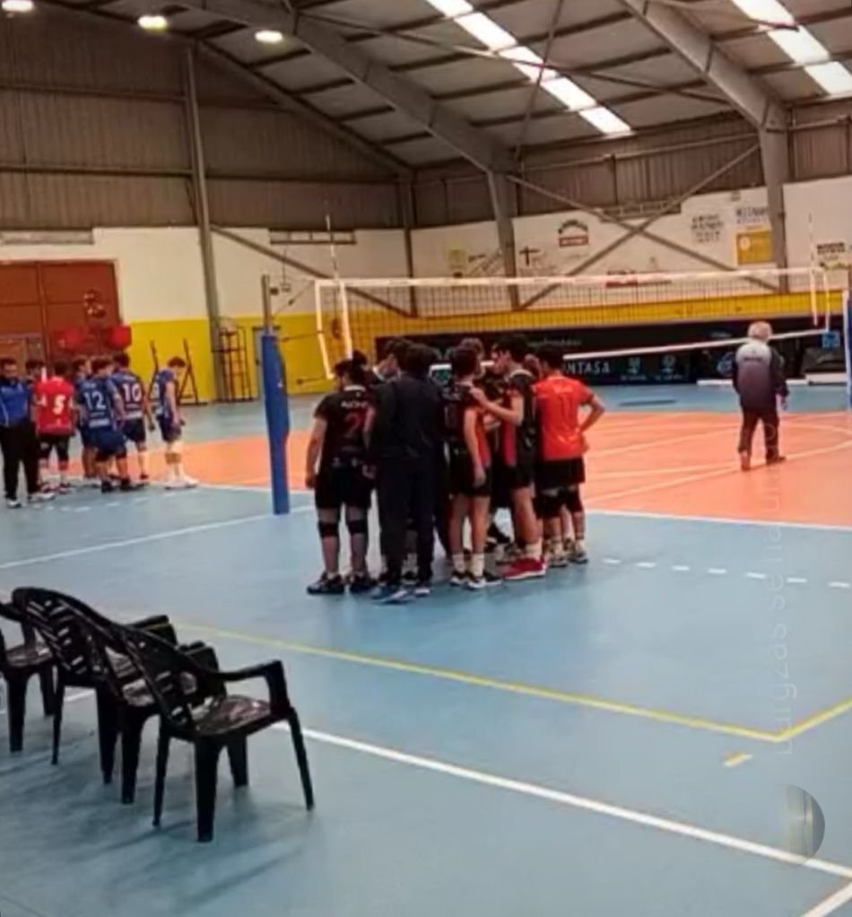 vboleiros's tweet photo. Comenza a final dos Cadetes. Vamos rapaces!! https://t.co/2vfvnrk33c