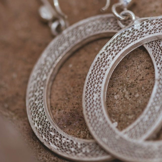 Catching the sunlight and creating an aura of pure magic ! 

#light #silver #filigree #jewellery #craftedbyhand #heritage #craft #tradition #cuttack #odisha