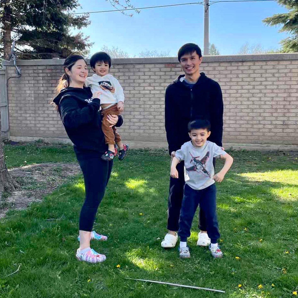 jan_lizardo's tweet photo. Play time with daddy, mommy and Jevi π
#jacelizardo #babyjace #babyjapoynice #jacelizardo5yrsold #playtime #daddy #mommy #brother #family #spring #canada #mississauga https://t.co/KWoveix3ne