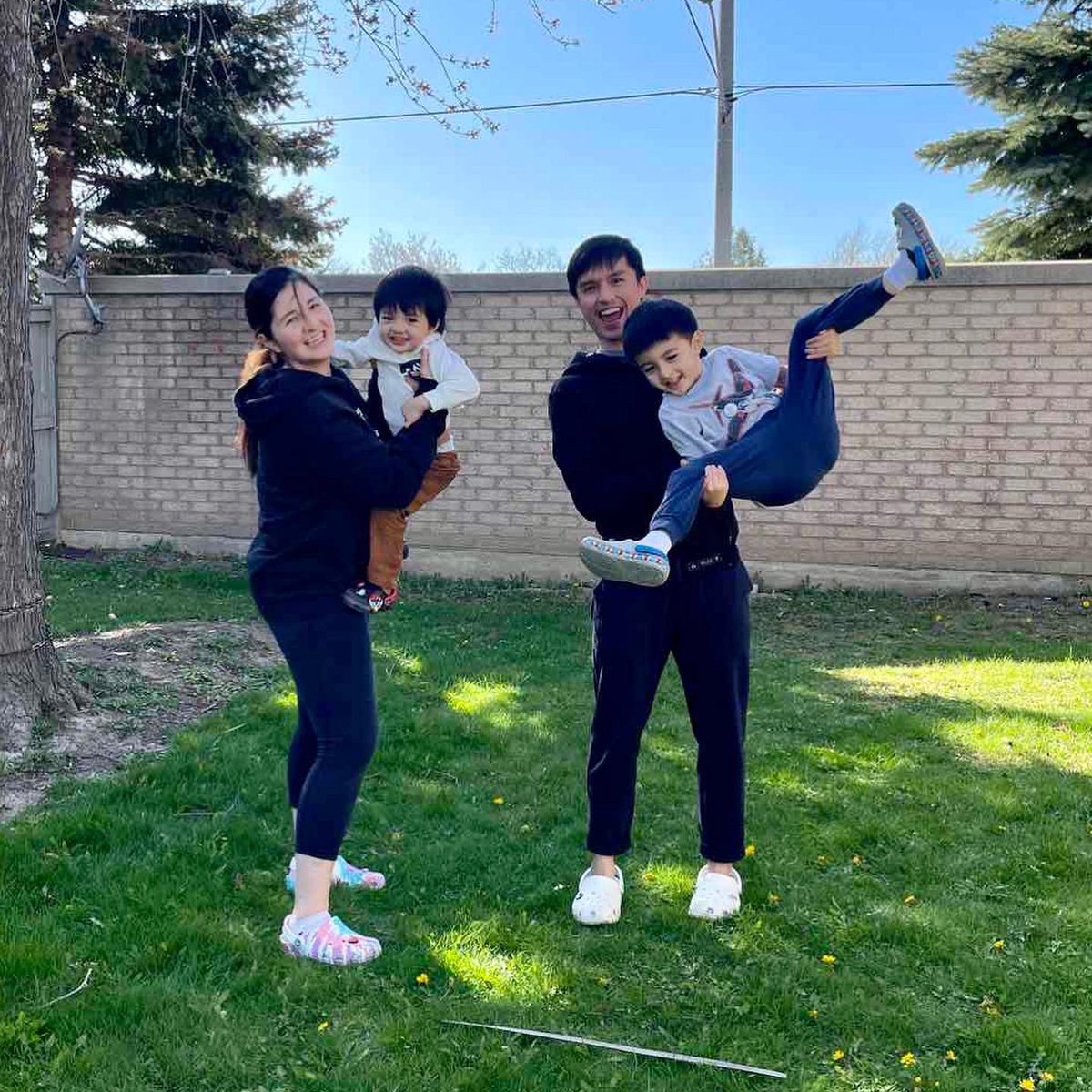 jan_lizardo's tweet photo. Play time with daddy, mommy and Jevi π
#jacelizardo #babyjace #babyjapoynice #jacelizardo5yrsold #playtime #daddy #mommy #brother #family #spring #canada #mississauga https://t.co/KWoveix3ne