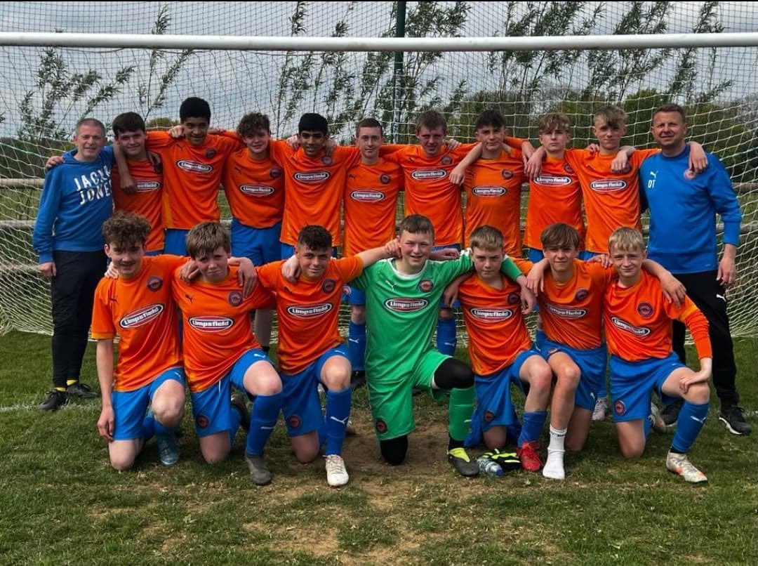 Teamgrassroots_'s tweet photo. #Endofseasonshoutouts 
#Shoutout to Caterham Puma Colts U14s - Surrey youth team league 2 winners!

Nominate your coach, club or match official for a national award 👉 https://t.co/5yDIre5FxK

#Grassrootsfootball #JuniorFootball
#AdultFootball #SundayLeague https://t.co/CbEO1eJ8Hq