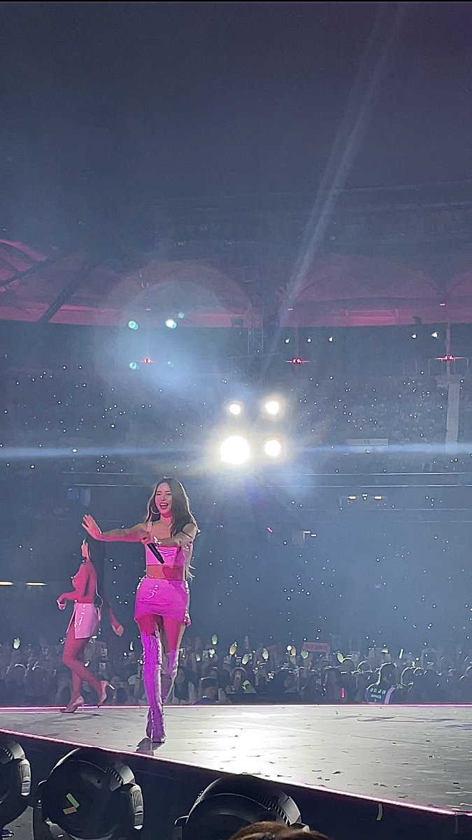 selyssax's tweet photo. 🥰I cant believe i saw my faves from so clooose 🥹🥰
#enhypen #ENGENE #ENHYPENinGermany #enhypen #KPOPFLEX #KpopFlexWithENHYPEN #ENHYPENSUNOO #MAMAMOO #MamamooInGermany #mamamoo_kpopflex #KPOPFLEX https://t.co/717NAt1vtN