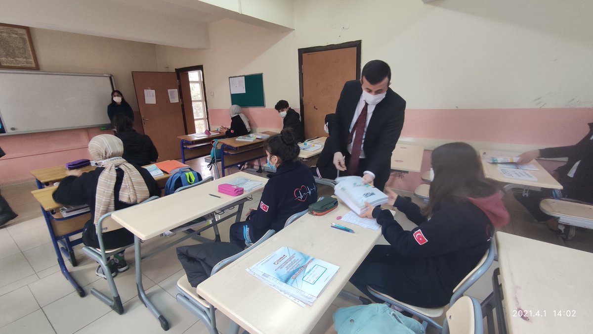 📚📌Yardımcı Kaynaklar hem Dijital ortamda hem de basılı olarak öğrencilerimizin istifadesine ücretsiz olarak sunulmaktadır.
#YardımcıKaynak
<a href="/tcmeb/">Millî Eğitim Bakanlığı</a> 
<a href="/YLDZercan1957/">Ercan Yıldız🇹🇷</a> <a href="/aligalipkangal/">ali galip kangal</a>